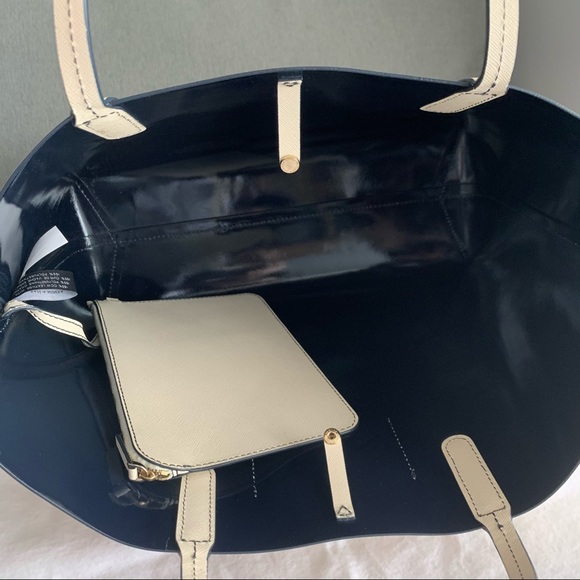 SOLD Marc by Marc Jacobs Tote - Picture 5 of 10